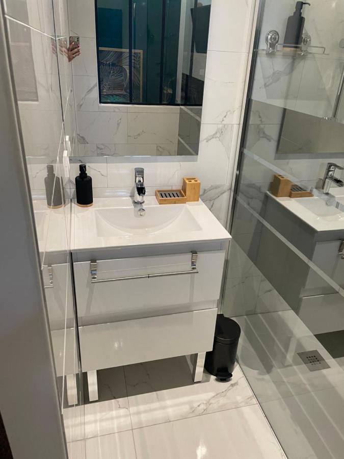 Appartement En Rez De Jardin Tout Equipe Fleurance Екстериор снимка